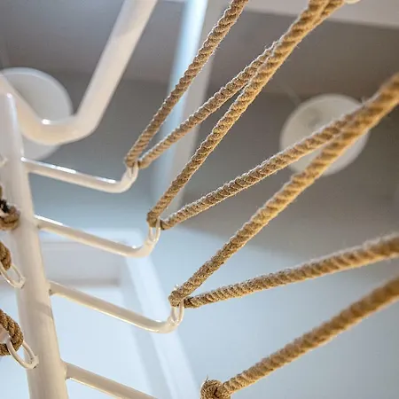 Anchor House * סופוט